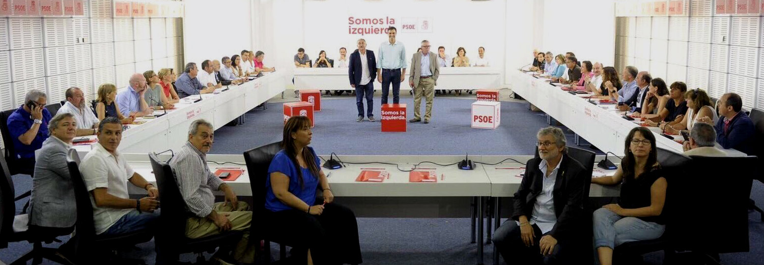 image UGT y CCOO establecen cauces de negociación con el PSOE sobre empleo, pensiones y calidad democrática.