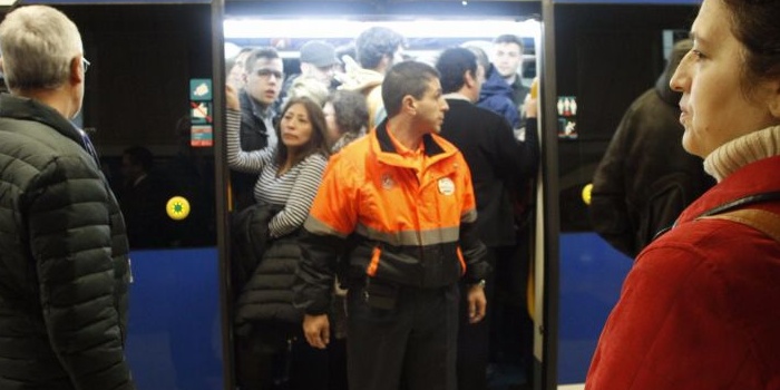 image Metro 'aplacará' las movilizaciones de los vigilantes con más presupuesto y un nuevo contrato